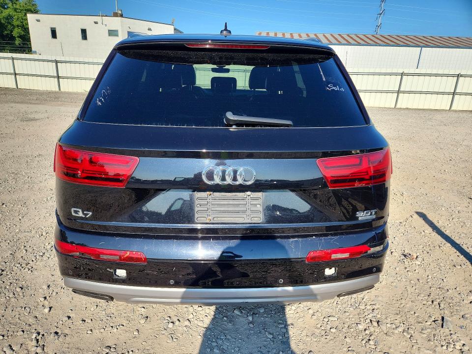 63804306 :رقم المزاد ، WA1LAAF72HD018230 vin ، 2017 Audi Q7 مزاد بيع