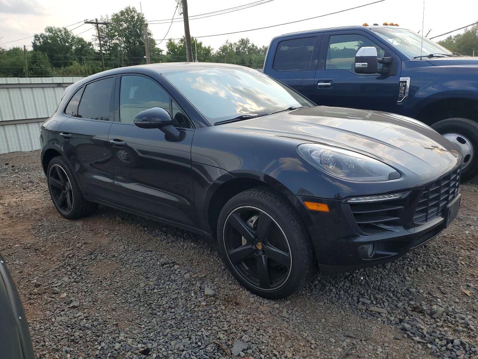 64995546 :رقم المزاد ، WP1AB2A58GLB41233 vin ، 2016 Porsche Macan مزاد بيع
