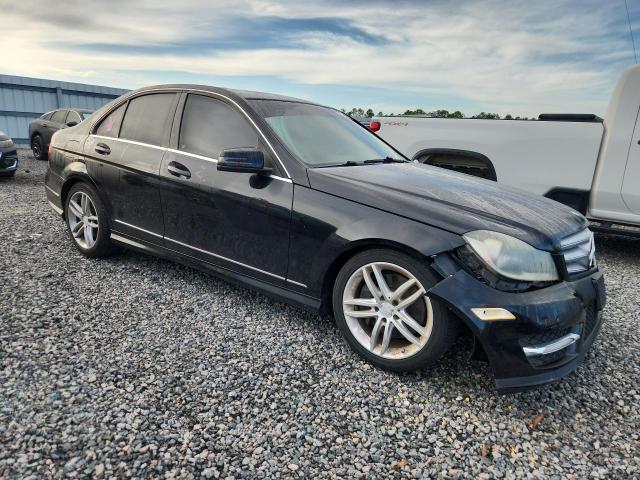 2013 Mercedes-benz C მანქანა იყიდება აუქციონზე, vin: WDDGF8AB1DR288145, აუქციონის ნომერი: 63219096