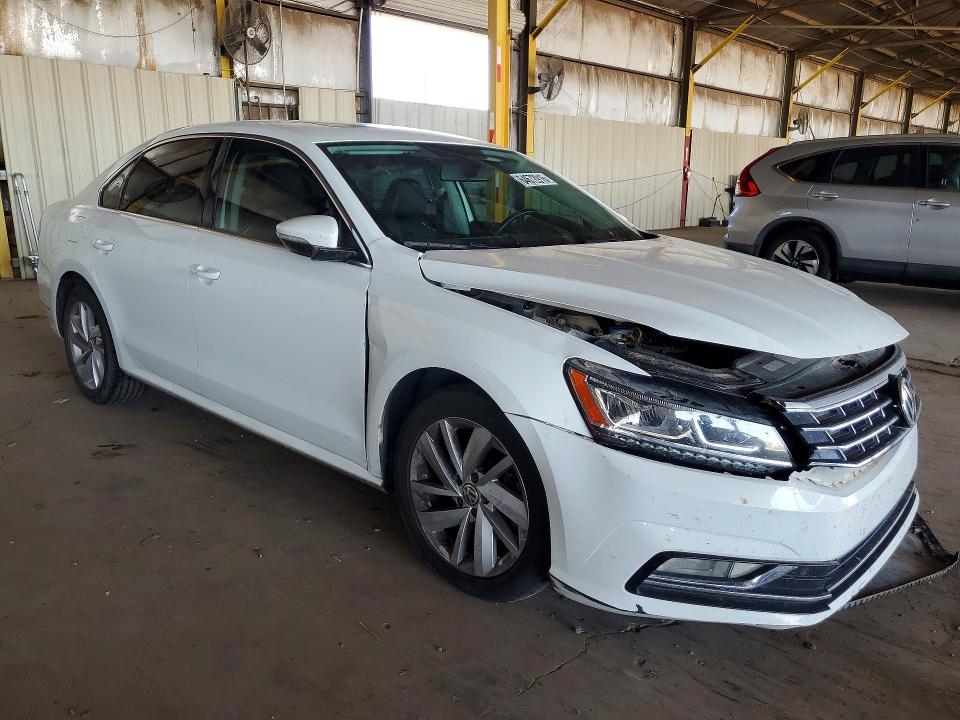 64672916 :رقم المزاد ، 1VWBA7A3XJC021331 vin ، 2018 Volkswagen Passat مزاد بيع