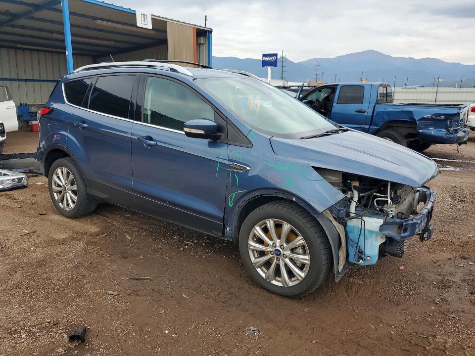 64194996 :رقم المزاد ، 1FMCU9J91JUA09881 vin ، 2018 Ford Escape مزاد بيع