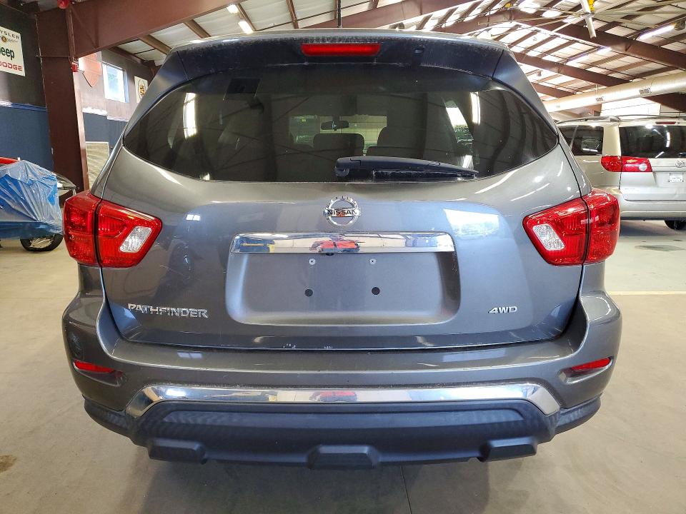 Продажа на аукционе авто 2018 Nissan Pathfinder, vin: 5N1DR2MM4JC674325, номер лота: 65151646