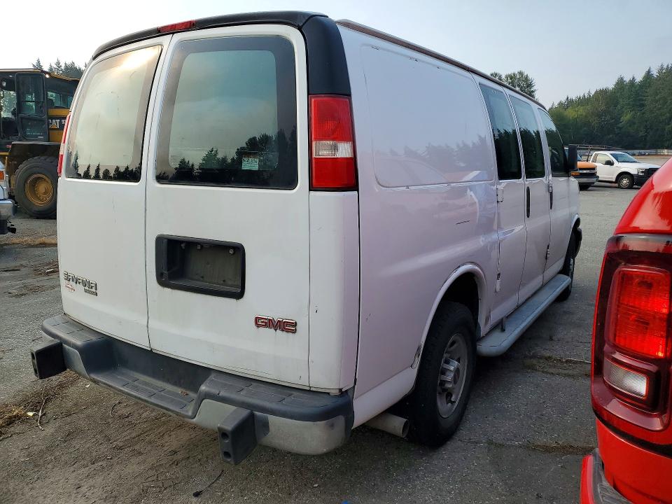 63540416 :رقم المزاد ، 1GTW7FCF4F1907250 vin ، 2015 Gmc Savana مزاد بيع