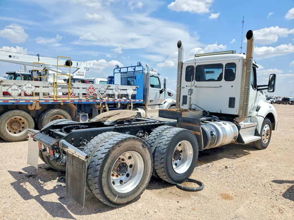 66696376 :رقم المزاد ، 1XKZD40X2LJ418711 vin ، 2020 Kenworth T880 مزاد بيع