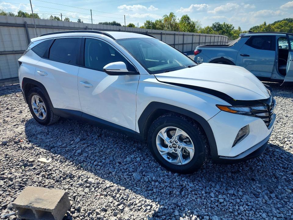 67142546 :رقم المزاد ، 5NMJB3AE0NH147050 vin ، 2022 Hyundai Tucson مزاد بيع