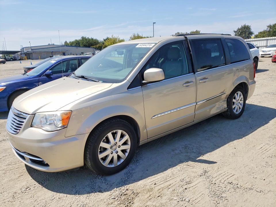 64944316 :رقم المزاد ، 2C4RC1BG8FR626599 vin ، 2015 Chrysler Town & Country مزاد بيع