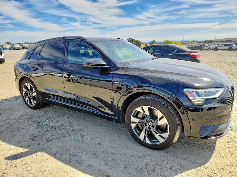 Продажа на аукционе авто 2022 Audi E-tron, vin: WA1AAAGE5NB010649, номер лота: 65047046