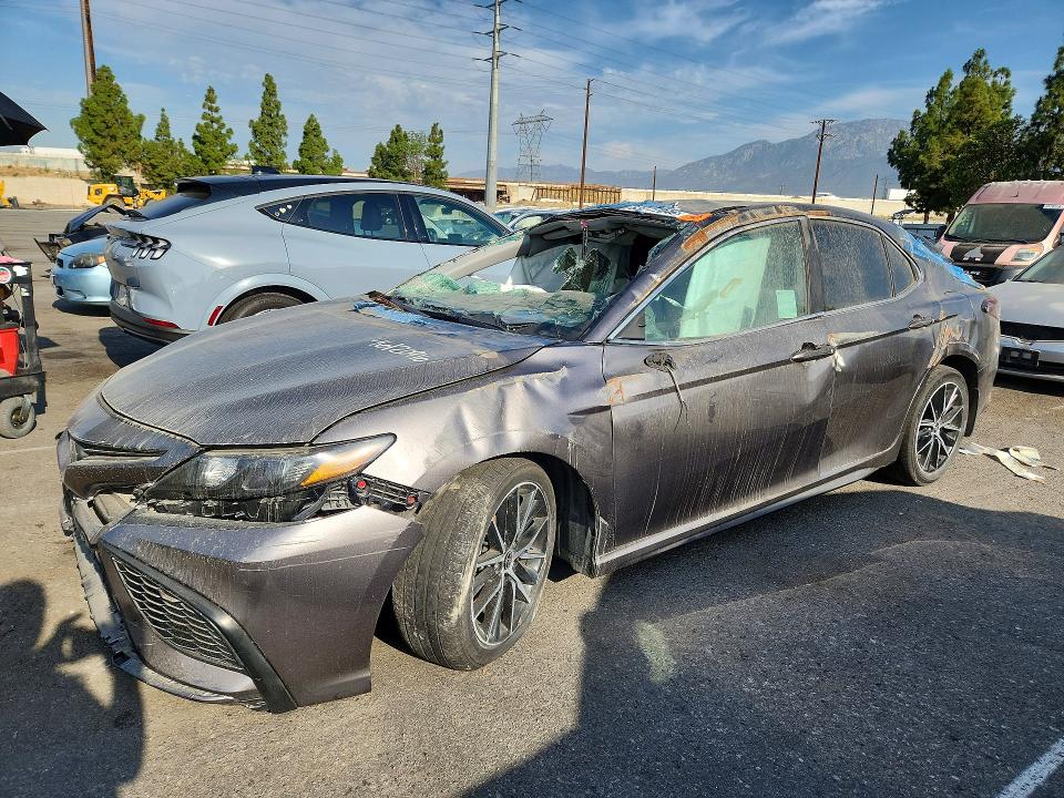 Продажа на аукционе авто 2021 Toyota Camry, vin: 4T1G11AK4MU531021, номер лота: 63777046