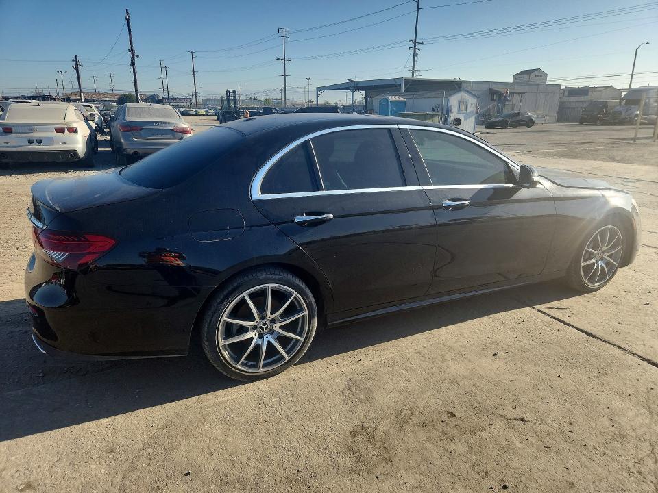 Продажа на аукционе авто 2022 Mercedes-benz E, vin: W1KZF8DB7NB010736, номер лота: 66395026