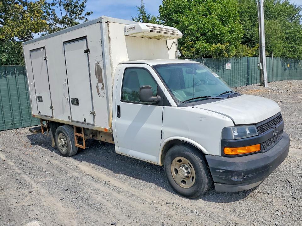 66452406 :رقم المزاد ، 1GB0GRFP9J1341160 vin ، 2018 Chevrolet Express مزاد بيع