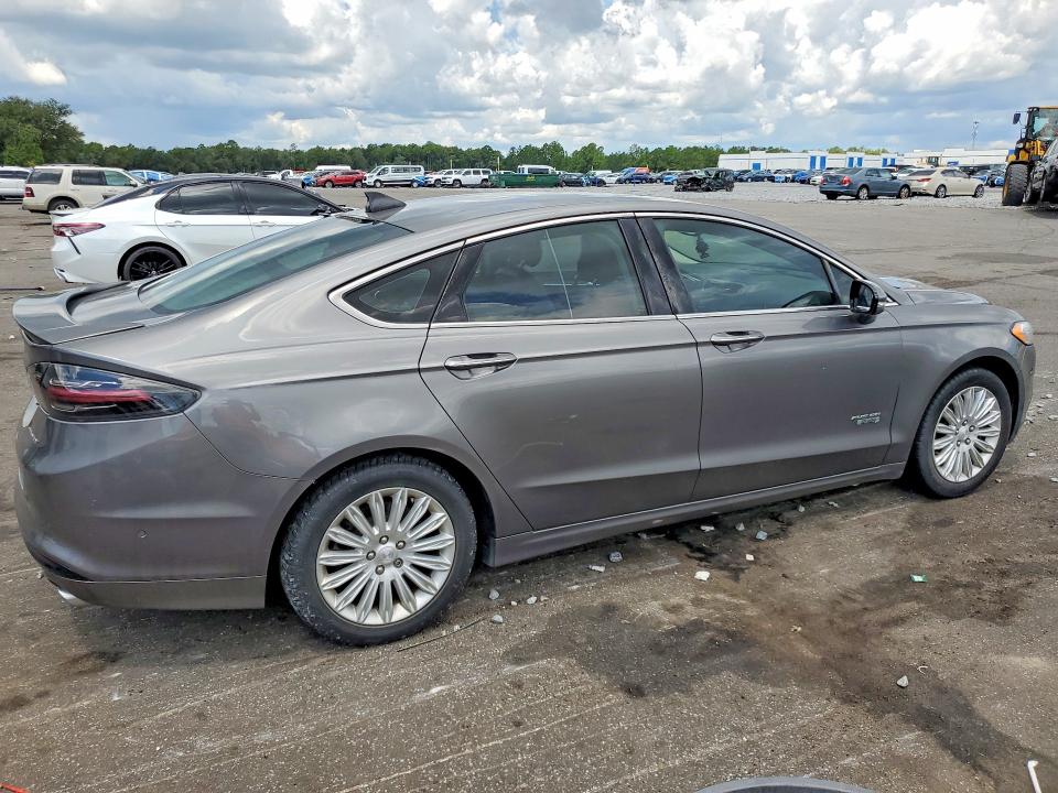 64774456 :رقم المزاد ، 3FA6P0SU5ER288830 vin ، 2014 Ford Fusion مزاد بيع