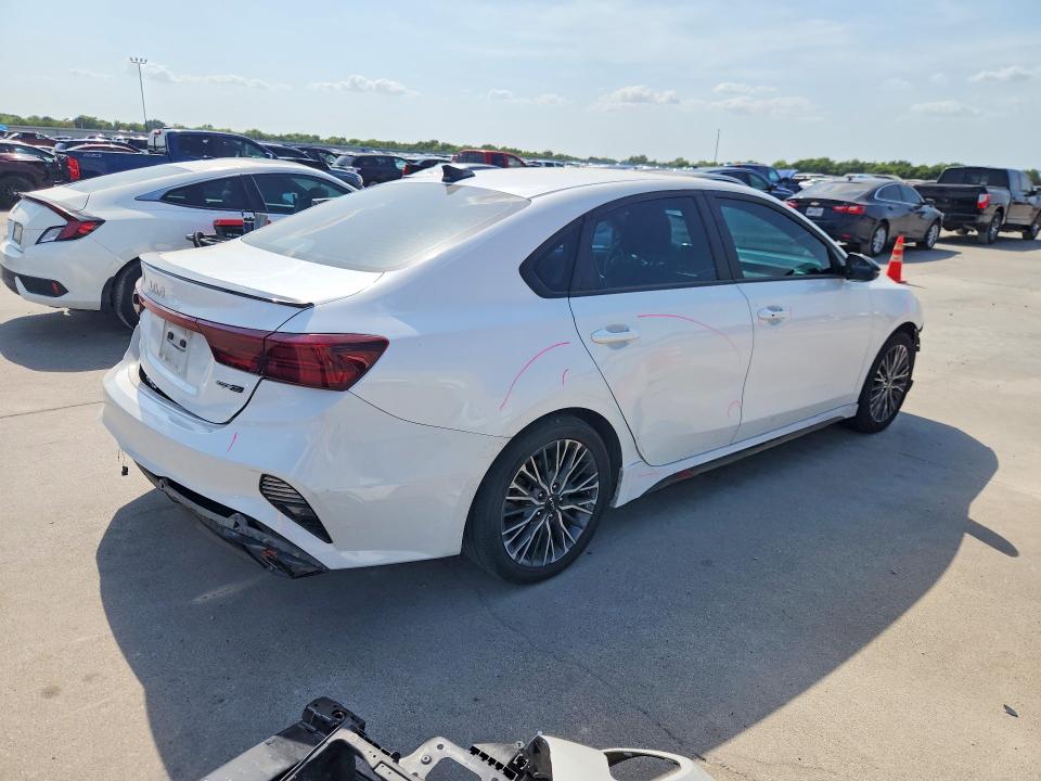 63896996 :رقم المزاد ، 3KPF54AD8RE717559 vin ، 2024 Kia Forte مزاد بيع