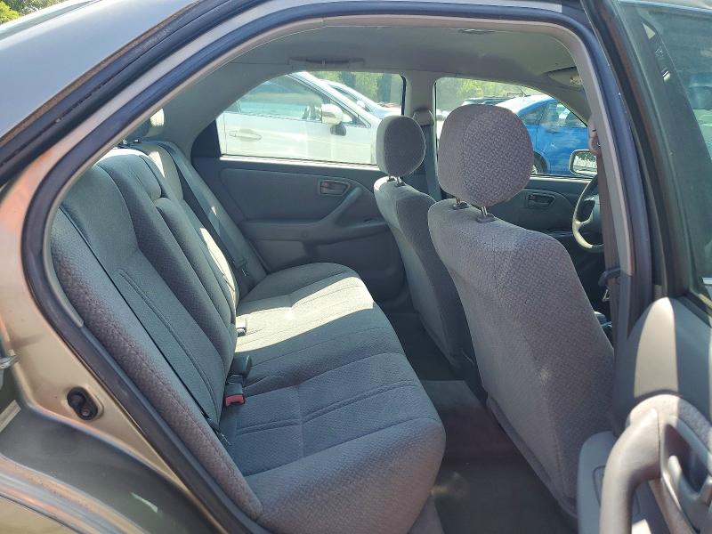 63962986 :رقم المزاد ، JT2BG22KX10546281 vin ، 2001 Toyota Camry مزاد بيع