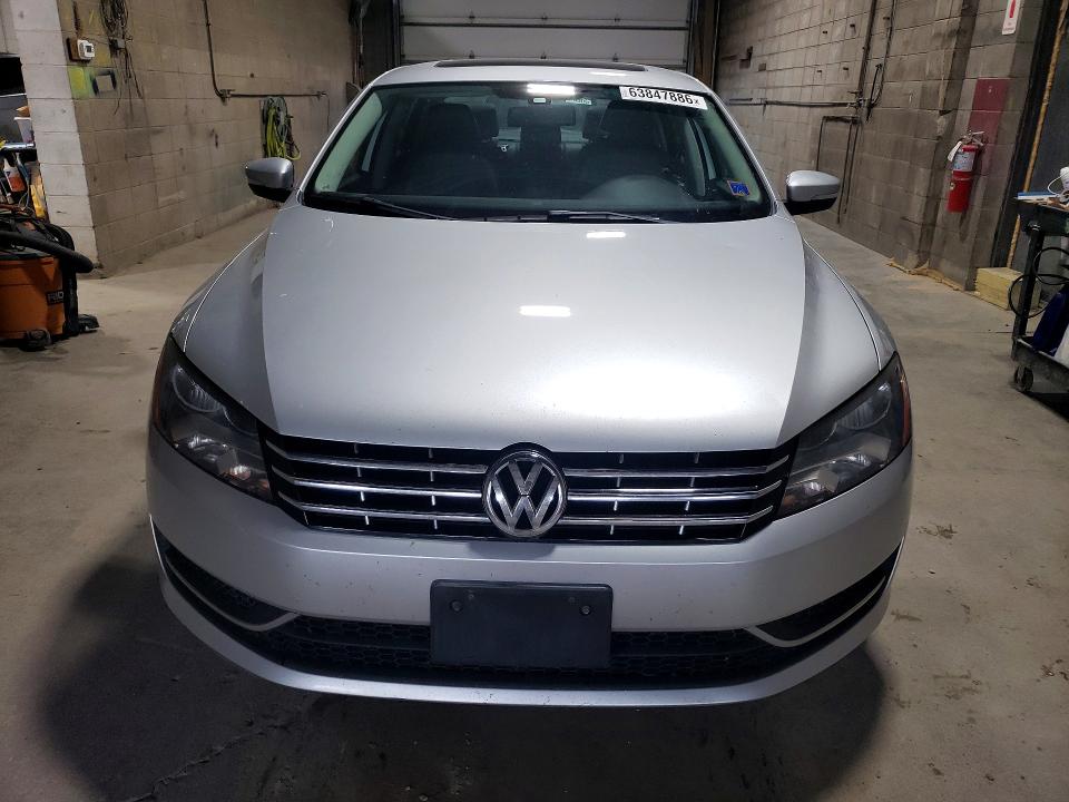 63847886 :رقم المزاد ، 1VWBN7A36EC008425 vin ، 2014 Volkswagen Passat مزاد بيع