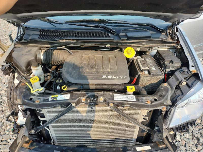 2015 Chrysler Town & Country მანქანა იყიდება აუქციონზე, vin: 2C4RC1BG2FR505812, აუქციონის ნომერი: 63674386