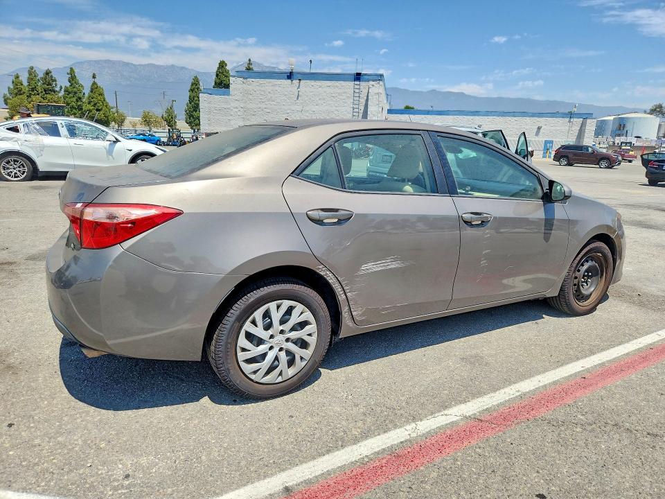 Продажа на аукционе авто 2018 Toyota Corolla, vin: 2T1BURHE2JC090115, номер лота: 63999536