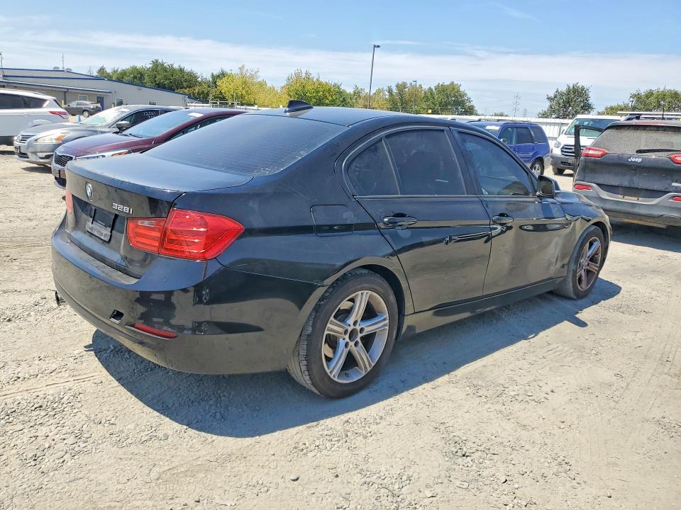 2013 Bmw 328 მანქანა იყიდება აუქციონზე, vin: WBA3C1G51DNR45623, აუქციონის ნომერი: 64142276