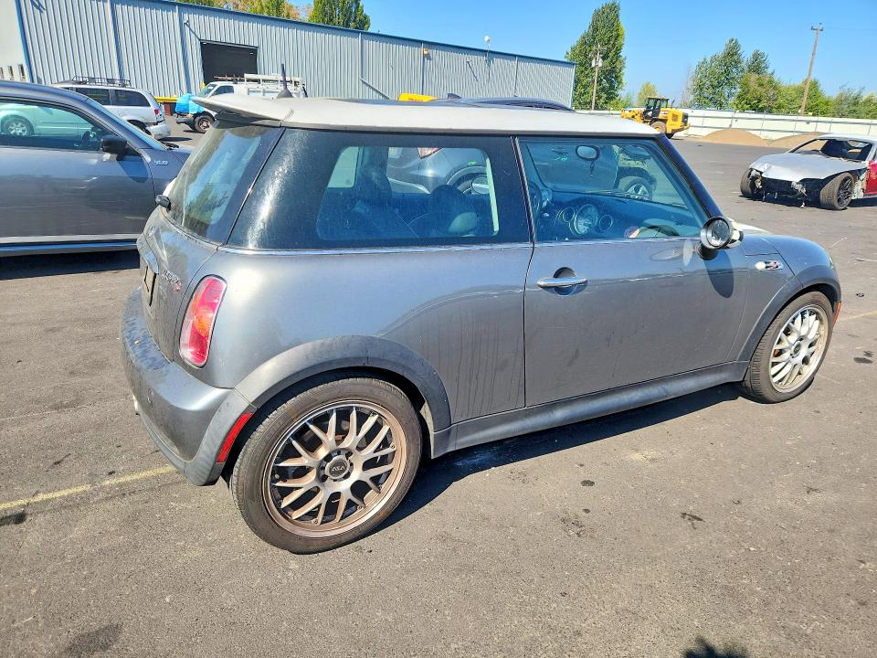 63871856 :رقم المزاد ، WMWRE33494TD85071 vin ، 2004 Mini Cooper مزاد بيع