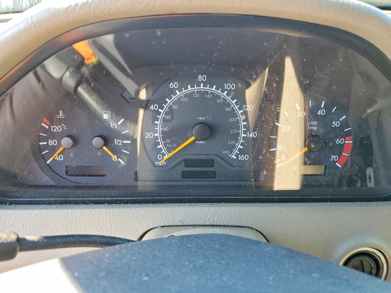 2000 Mercedes-benz C მანქანა იყიდება აუქციონზე, vin: WDBHA24GXYA852329, აუქციონის ნომერი: 65162406