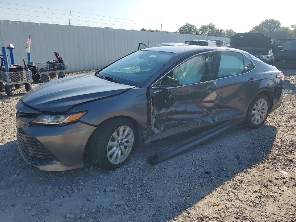 63599406 :رقم المزاد ، 4T1C11AK5LU951125 vin ، 2020 Toyota Camry مزاد بيع