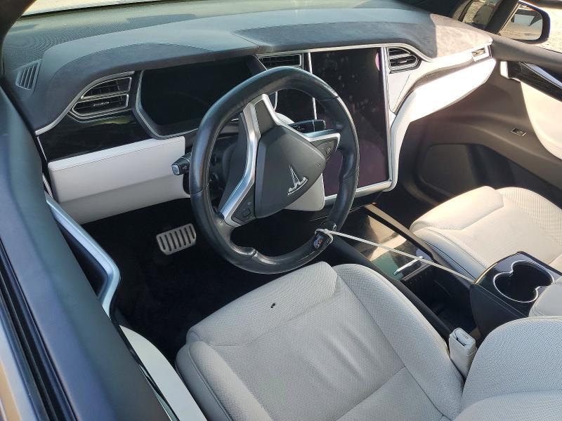 2017 Tesla Model X მანქანა იყიდება აუქციონზე, vin: 5YJXCBE47HF034611, აუქციონის ნომერი: 62976586