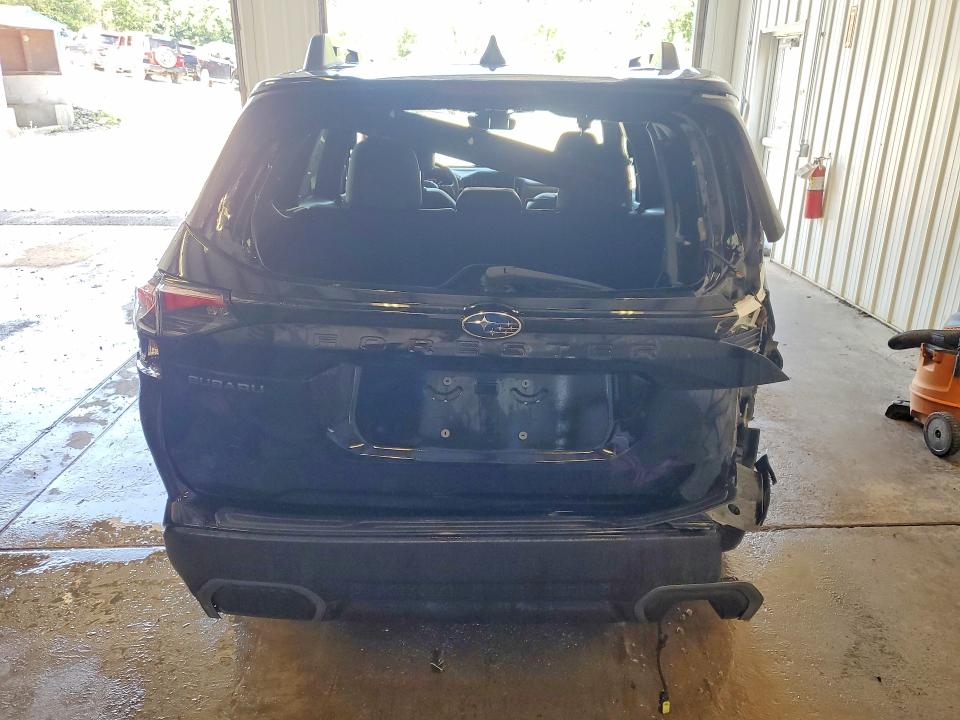 Продажа на аукционе авто 2025 Subaru Forester, vin: JF2SLDRC2SH422958, номер лота: 63730216