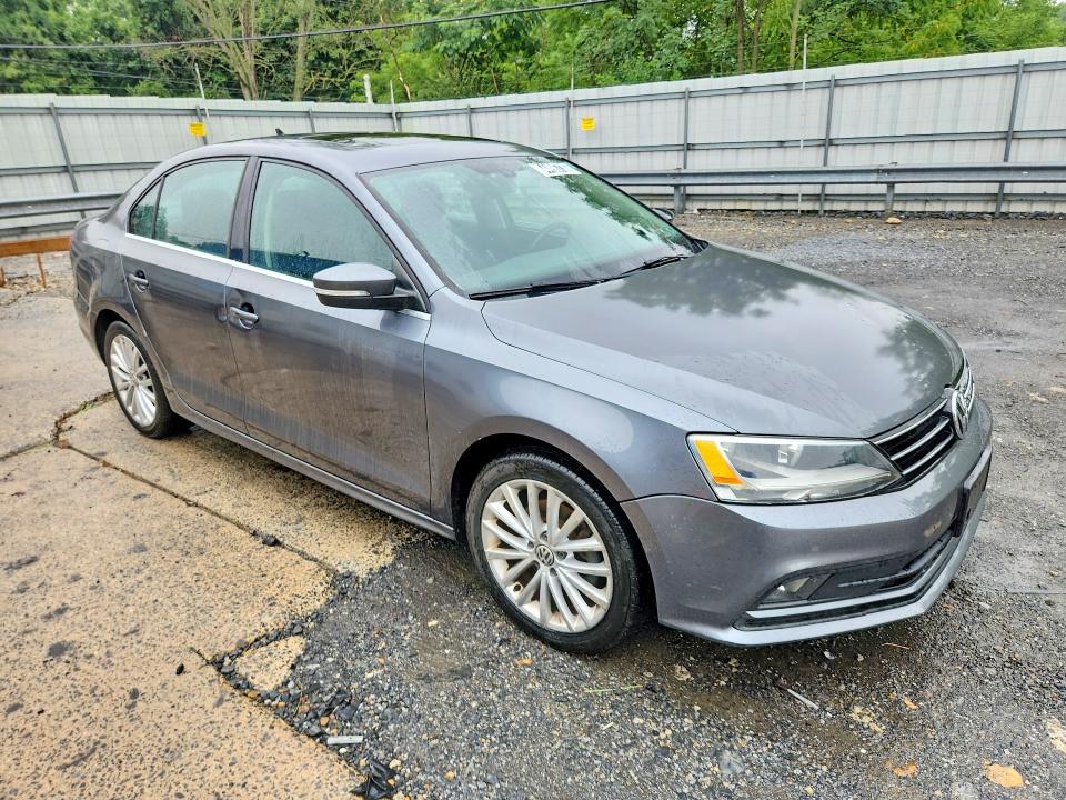 64496736 :رقم المزاد ، 3VWL07AJ6GM214993 vin ، 2016 Volkswagen Jetta مزاد بيع