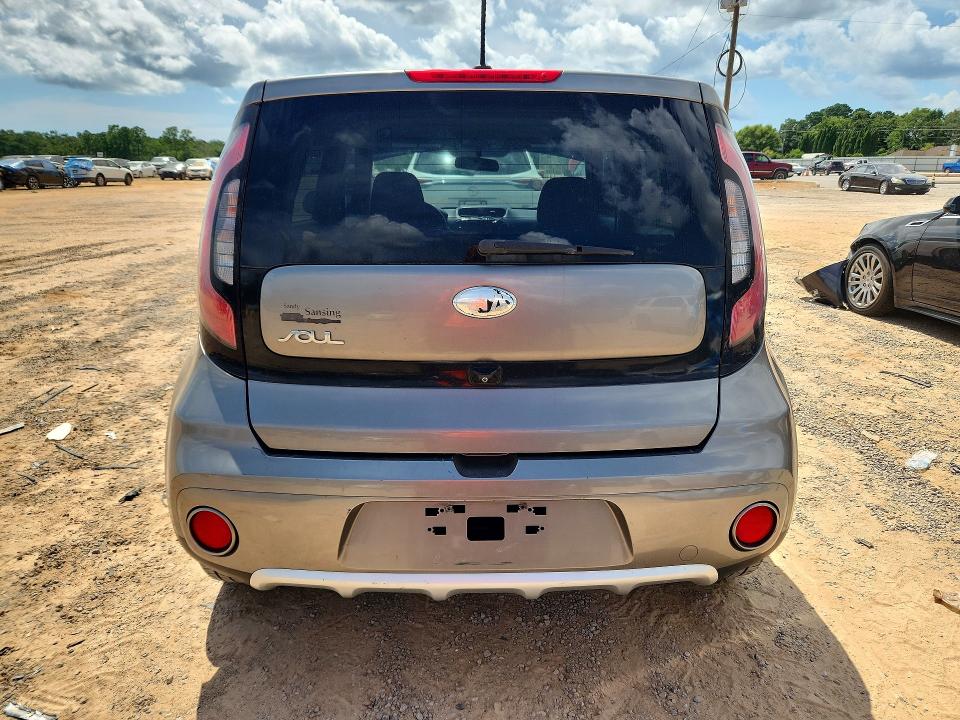 2018 Kia Soul მანქანა იყიდება აუქციონზე, vin: KNDJP3A5XJ7518721, აუქციონის ნომერი: 63997726