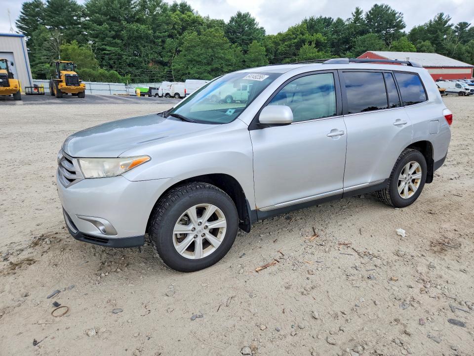64149256 :رقم المزاد ، 5TDBK3EH3DS207584 vin ، 2013 Toyota Highlander مزاد بيع