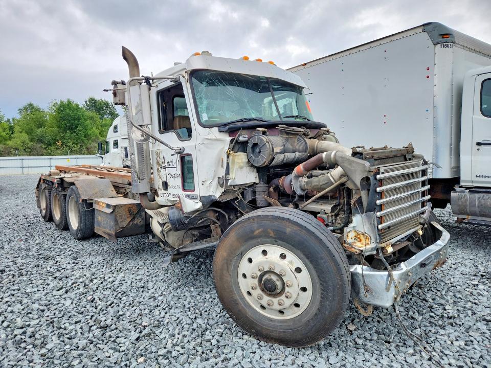 Продажа на аукционе авто 2006 Mack 700, vin: 1M2AG11C76M041494, номер лота: 63914976