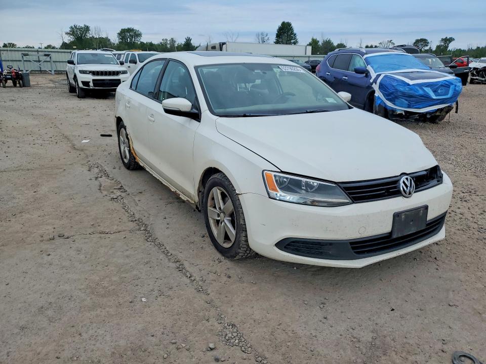 2011 Volkswagen Jetta მანქანა იყიდება აუქციონზე, vin: 3VW3L7AJXBM047490, აუქციონის ნომერი: 63790206