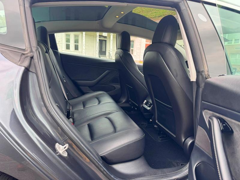Продажа на аукционе авто 2018 Tesla Model 3, vin: 5YJ3E1EB6JF054422, номер лота: 65812386