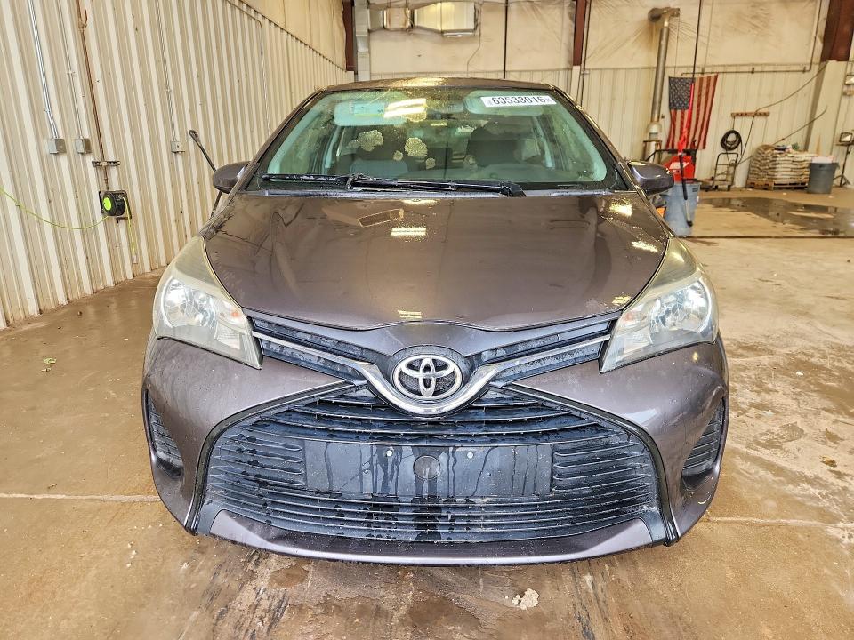 63533016 :رقم المزاد ، VNKJTUD32FA021742 vin ، 2015 Toyota Yaris مزاد بيع