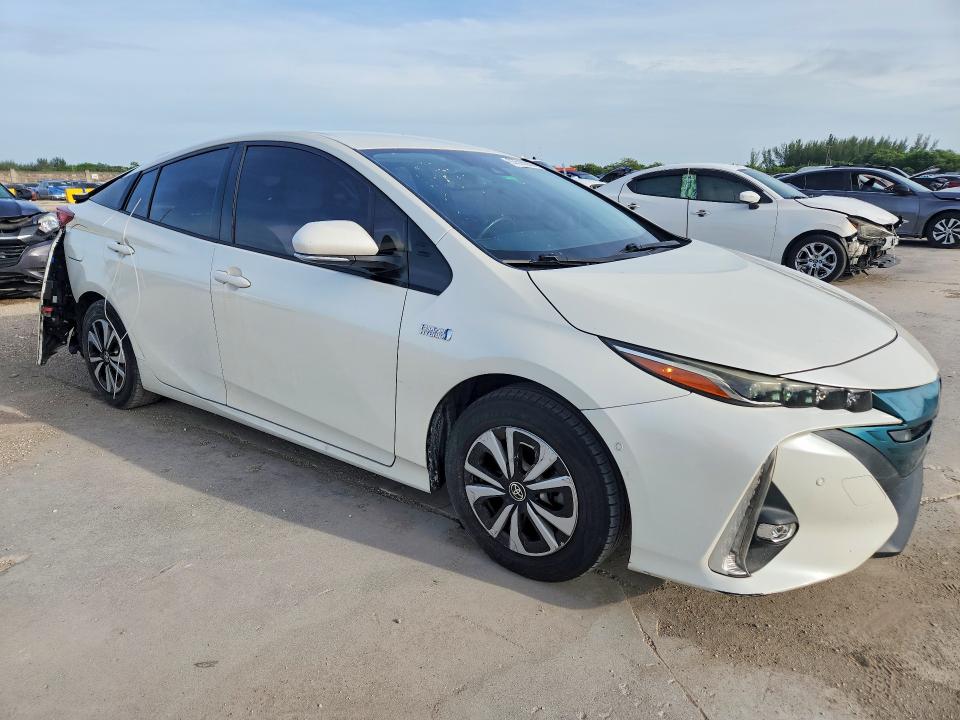 63598606 :رقم المزاد ، JTDKARFP7H3034056 vin ، 2017 Toyota Prius Prime مزاد بيع