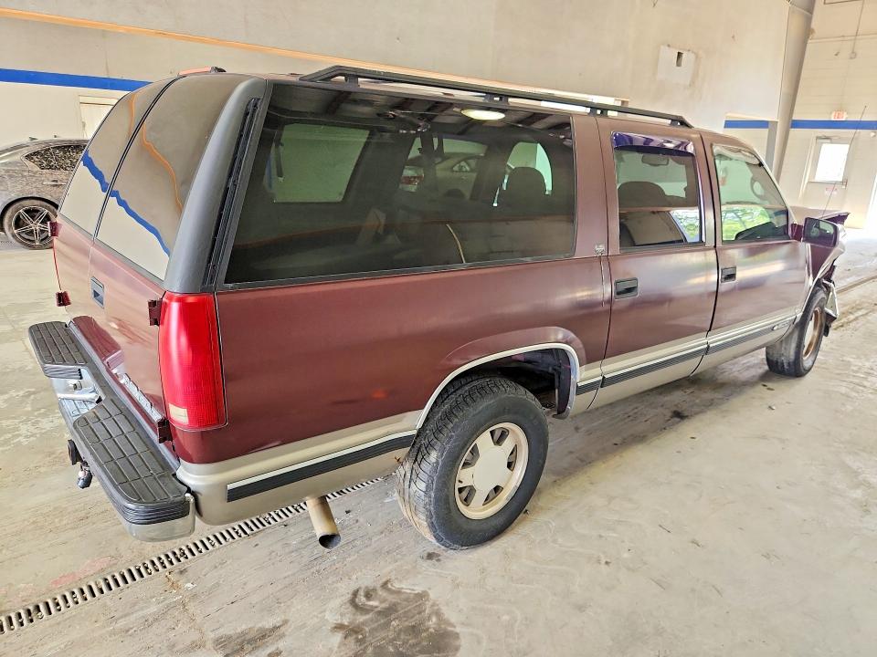 63720976 :رقم المزاد ، 1GNEC16R9XJ431912 vin ، 1999 Chevrolet Suburban مزاد بيع