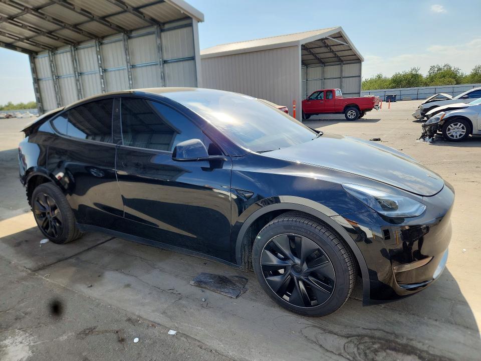 64319296 :رقم المزاد ، 7SAYGDED4SF267876 vin ، 2025 Tesla Model Y مزاد بيع