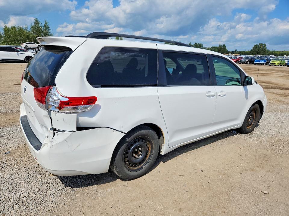 64542876 :رقم المزاد ، 5TDKK3DC1ES476948 vin ، 2014 Toyota Sienna مزاد بيع