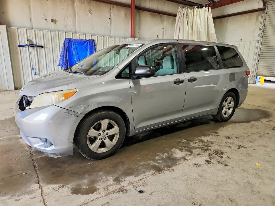 Продаж на аукціоні авто 2015 Toyota Sienna, vin: 5TDZK3DC2FS674969, номер лоту: 64468446