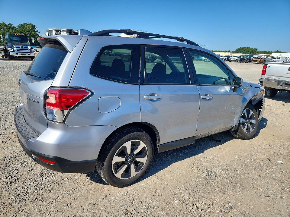 Продаж на аукціоні авто 2018 Subaru Forester, vin: JF2SJAECXJH470975, номер лоту: 64768806