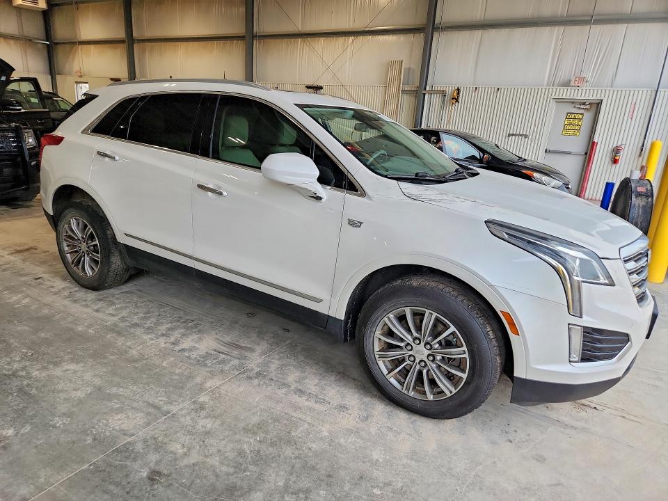 61053536 :رقم المزاد ، 1GYKNDRS1HZ146835 vin ، 2017 Cadillac Xt5 مزاد بيع