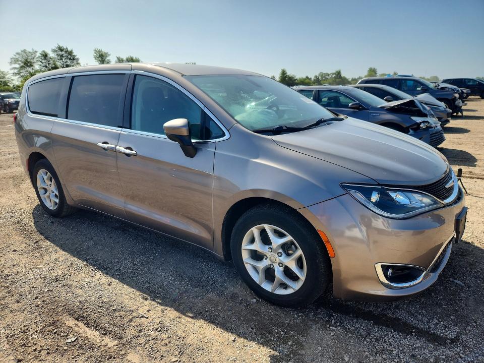 2017 Chrysler Pacifica მანქანა იყიდება აუქციონზე, vin: 2C4RC1BG9HR795873, აუქციონის ნომერი: 65636126