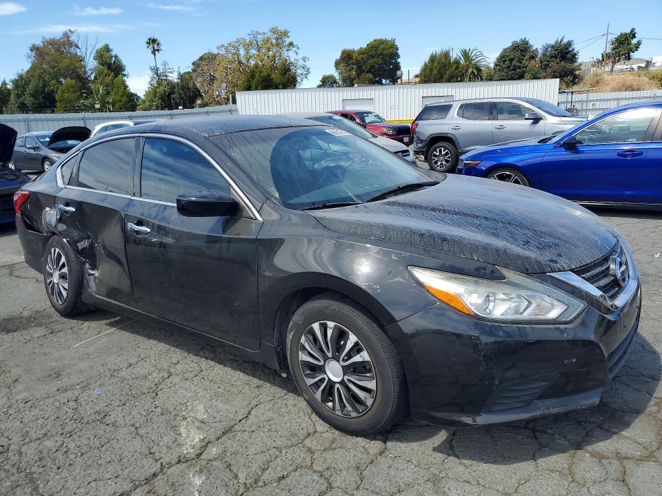 Продажа на аукционе авто 2017 Nissan Altima, vin: 1N4AL3AP1HC493468, номер лота: 66619716