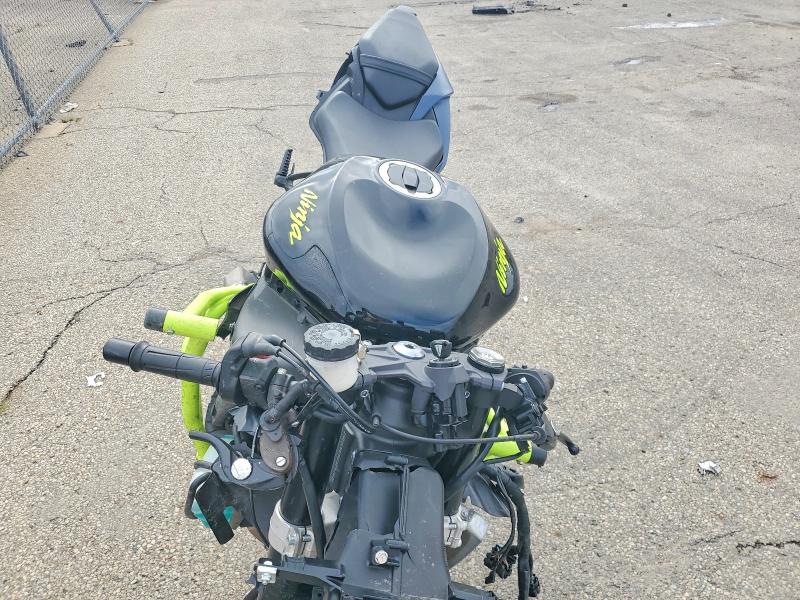 63532036 :رقم المزاد ، JKBZXJH18PA018097 vin ، 2023 Kawasaki Zx636 مزاد بيع