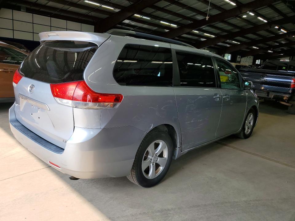 Aukcja sprzedaży 2014 Toyota Sienna, vin: 5TDKK3DC8ES421784, numer aukcji: 64669046