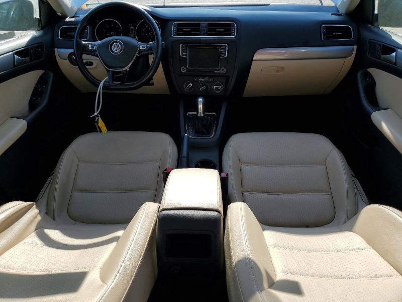 61641136 :رقم المزاد ، 3VWDB7AJXHM390770 vin ، 2017 Volkswagen Jetta مزاد بيع