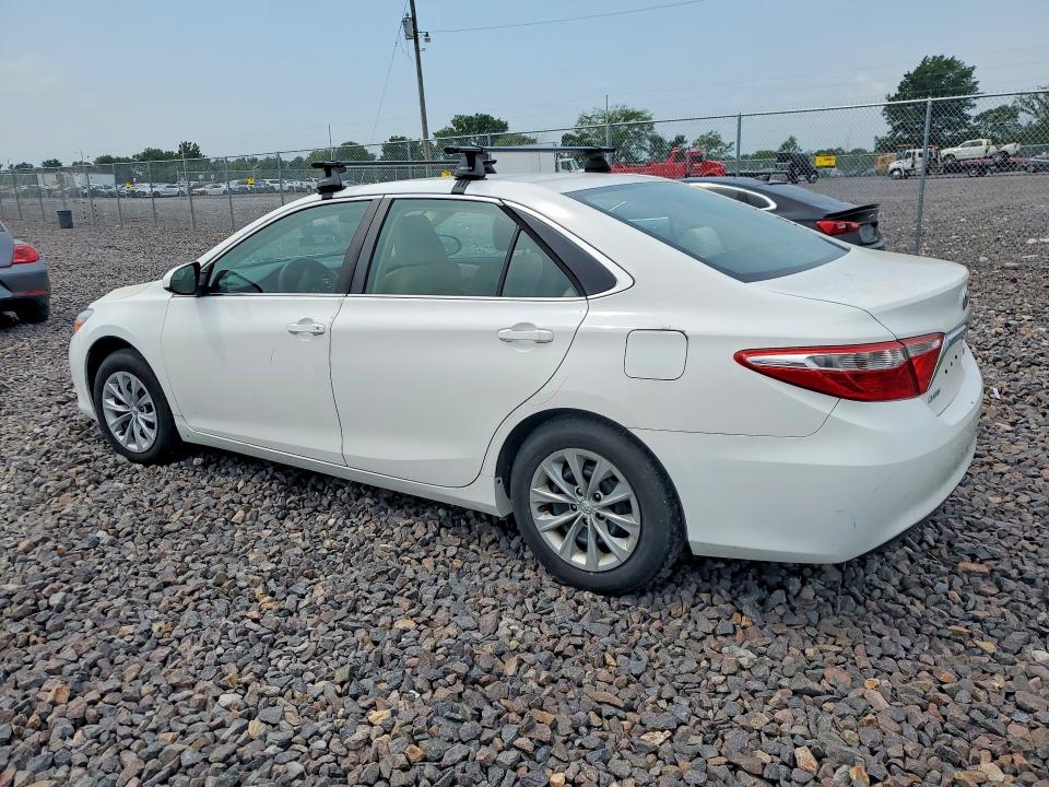 64192776 :رقم المزاد ، 4T1BF1FKXFU017181 vin ، 2015 Toyota Camry مزاد بيع