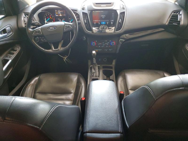 2017 Ford Escape მანქანა იყიდება აუქციონზე, vin: 1FMCU9J92HUE61705, აუქციონის ნომერი: 63694886