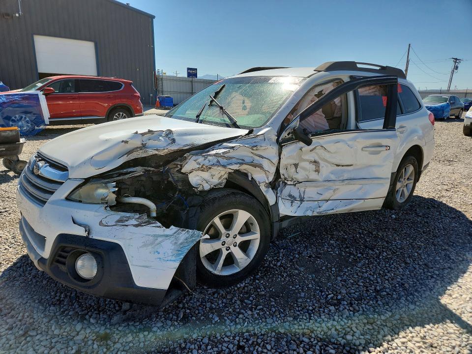 2014 Subaru Outback მანქანა იყიდება აუქციონზე, vin: 4S4BRCCC3E3272520, აუქციონის ნომერი: 66250246