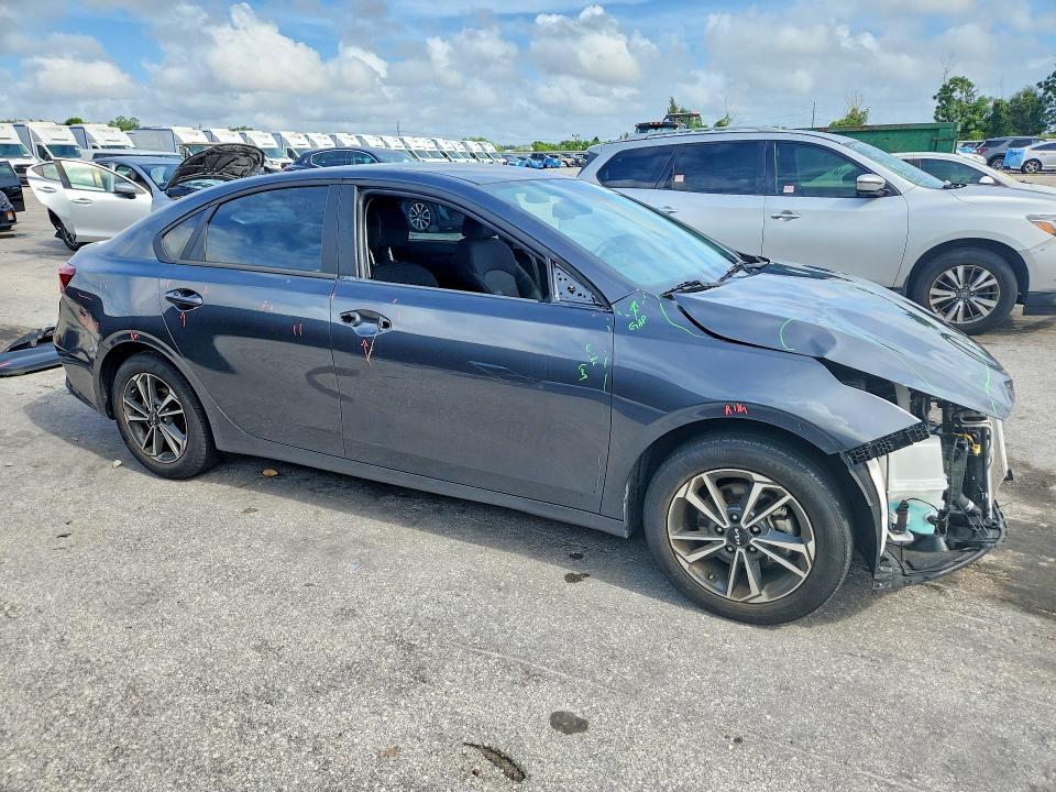 Продажа на аукционе авто 2024 Kia Forte, vin: 3KPF24AD3RE788581, номер лота: 64385066
