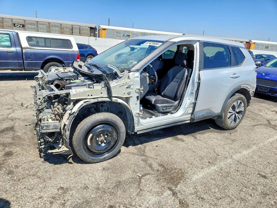 67429566 :رقم المزاد ، 5N1BT3BA1PC692653 vin ، 2023 Nissan Rogue مزاد بيع